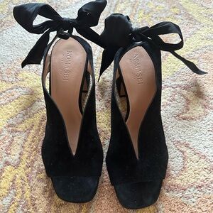 Nomasei bows heels